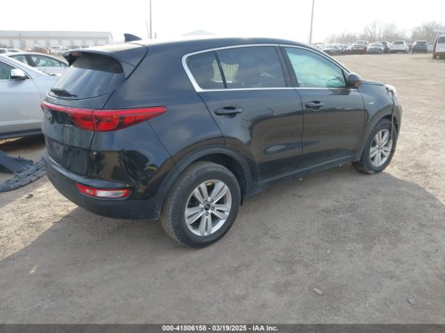 KNDPMCAC8H7154715 KIA Sportage Lx