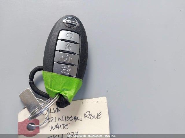 JN8AT3BA1MW018081 Nissan Rogue Sv Fwd