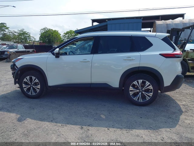 JN8AT3BA1MW018081 Nissan Rogue Sv Fwd