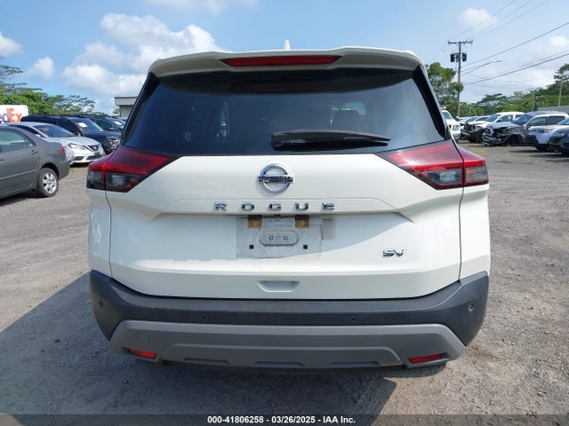 JN8AT3BA1MW018081 Nissan Rogue Sv Fwd