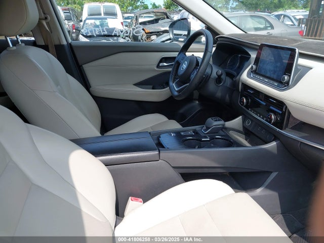 JN8AT3BA1MW018081 Nissan Rogue Sv Fwd