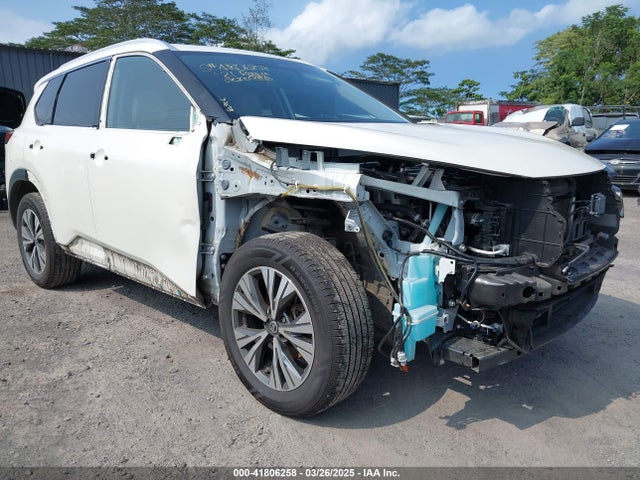 JN8AT3BA1MW018081 Nissan Rogue Sv Fwd