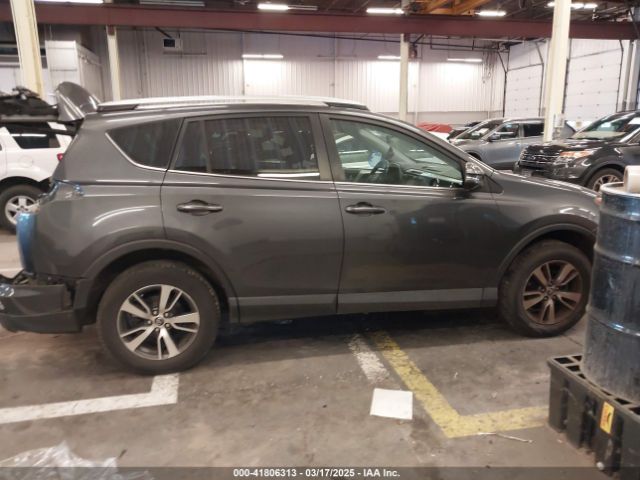 JTMRFREV9GJ068851 Toyota Rav4 Xle