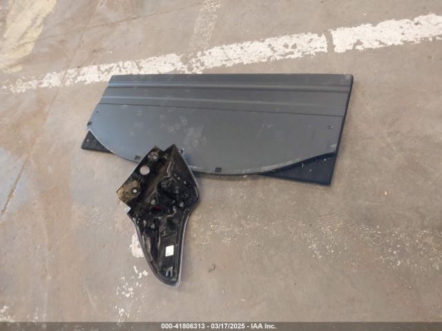 JTMRFREV9GJ068851 Toyota Rav4 Xle