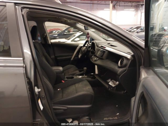 JTMRFREV9GJ068851 Toyota Rav4 Xle