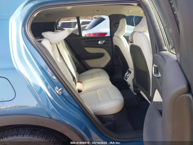 2023 VOLVO XC40 YV4L12UN0P2946980 Photo 7