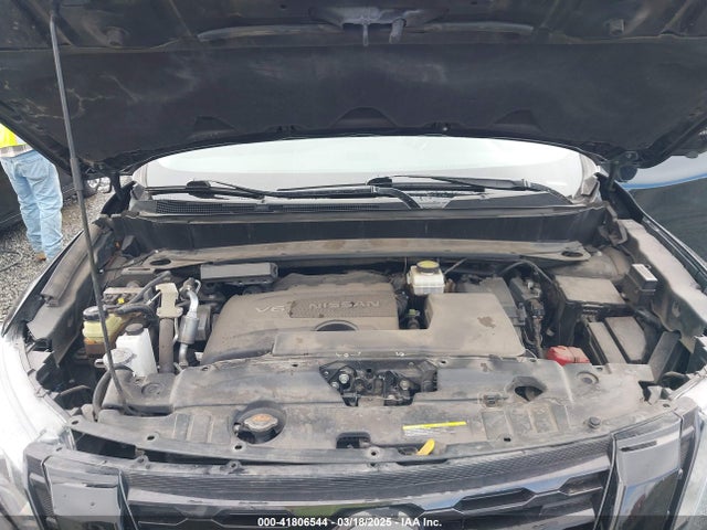 5N1DR2MM2JC642120 Nissan Pathfinder Sl