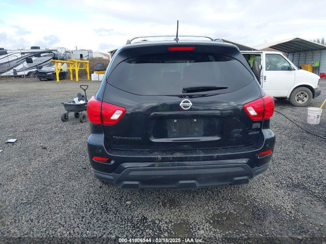 5N1DR2MM2JC642120 Nissan Pathfinder Sl