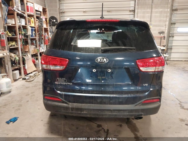 5XYPG4A58JG389235 KIA Sorento 3.3l Lx