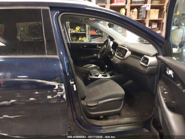 5XYPG4A58JG389235 KIA Sorento 3.3l Lx