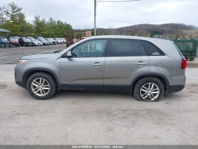 5XYKTCA61FG623974 KIA SORENTO LX