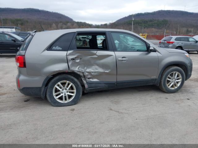 5XYKTCA61FG623974 KIA SORENTO LX