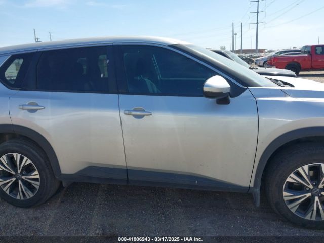 5N1BT3BA0NC686517 Nissan Rogue Sv Fwd