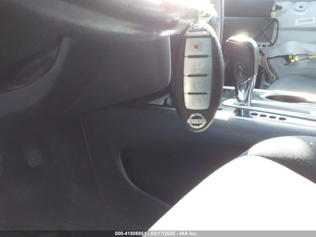 5N1DR2MMXHC619999 Nissan Pathfinder Sv