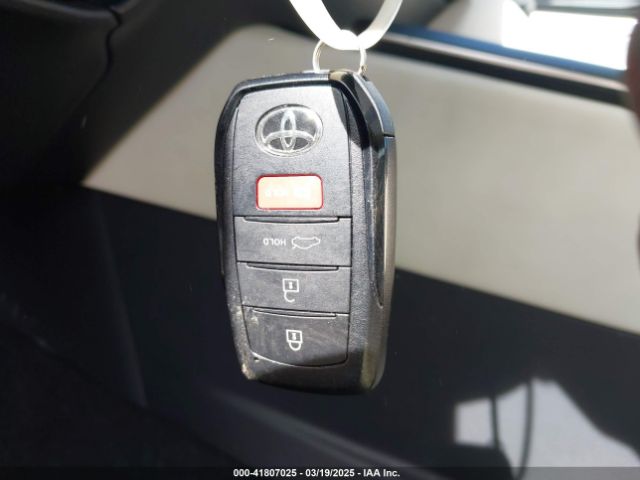 JTDAAAAF8P3013050 Toyota Crown Limited