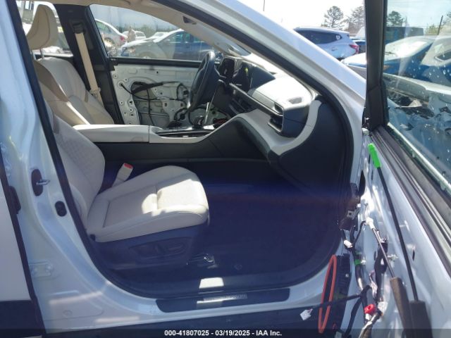 JTDAAAAF8P3013050 Toyota Crown Limited