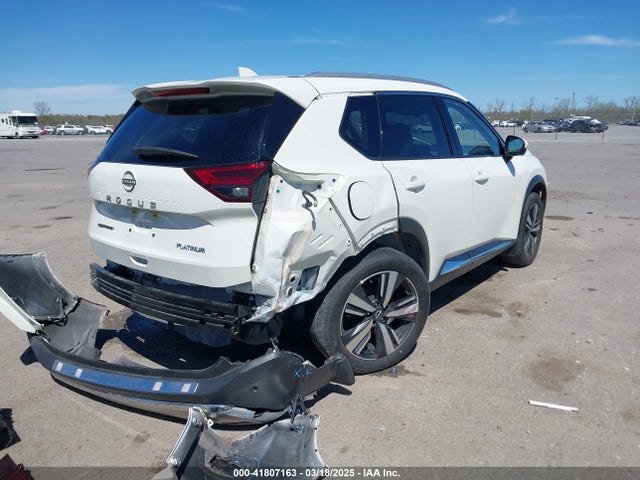 JN8BT3DC4PW102189 Nissan Rogue Platinum Fwd