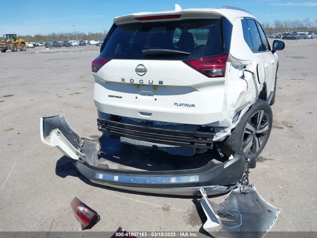 JN8BT3DC4PW102189 Nissan Rogue Platinum Fwd