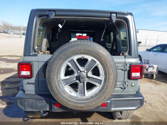 1C4HJXEN9MW645794 Jeep Wrangler Unlimited Sahara 4x4