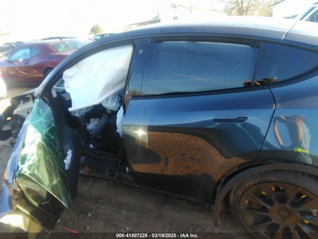 7SAYGDEE9NF424928 Tesla Model Y Long Range Dual Motor All-wheel Drive