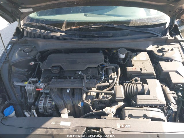 KMHLL4AG1MU123565 Hyundai ELANTRA SE