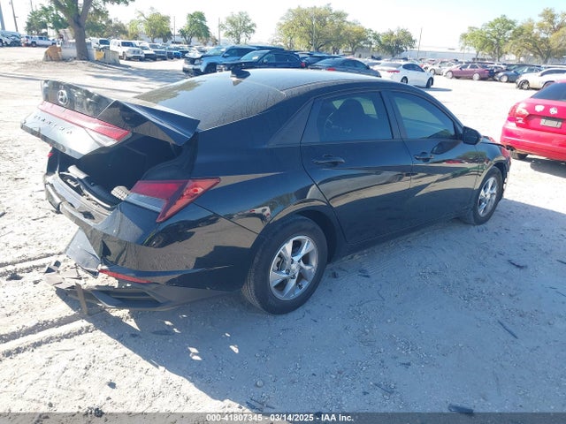 KMHLL4AG1MU123565 Hyundai ELANTRA SE