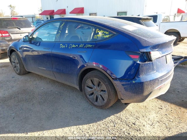 2025 TESLA MODEL Y 7SAYGDED5SA374626 Photo 2