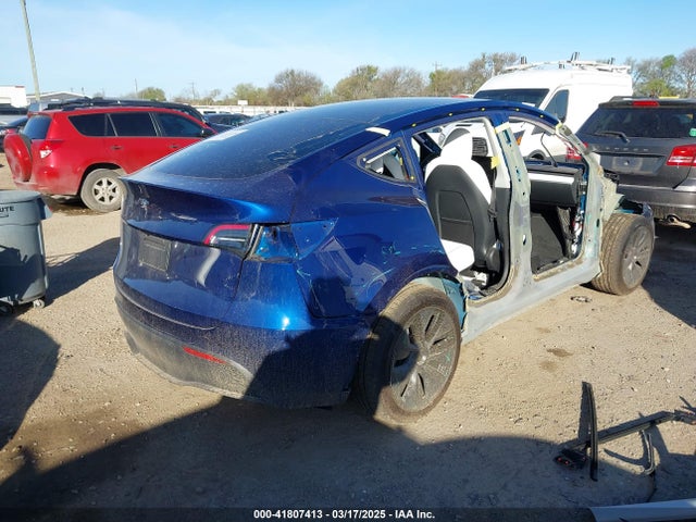 2025 TESLA MODEL Y 7SAYGDED5SA374626 Photo 3