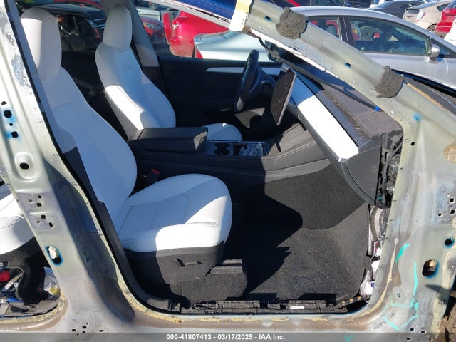 2025 TESLA MODEL Y 7SAYGDED5SA374626 Photo 4