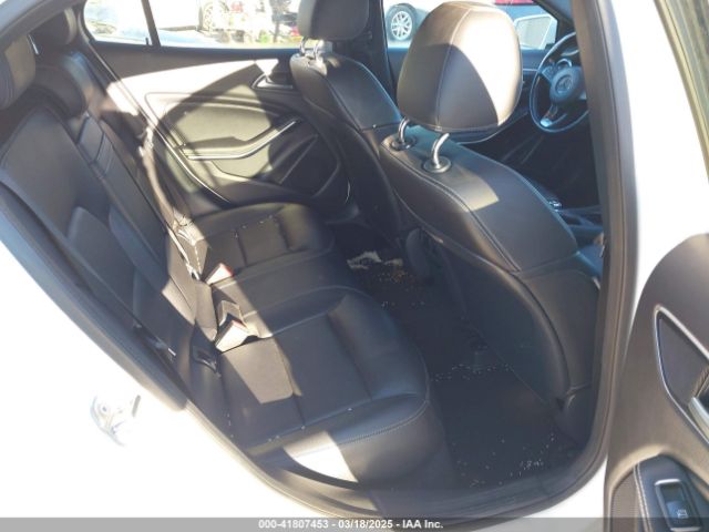WDCTG4EB1KJ551894 Mercedes-Benz GLA 250