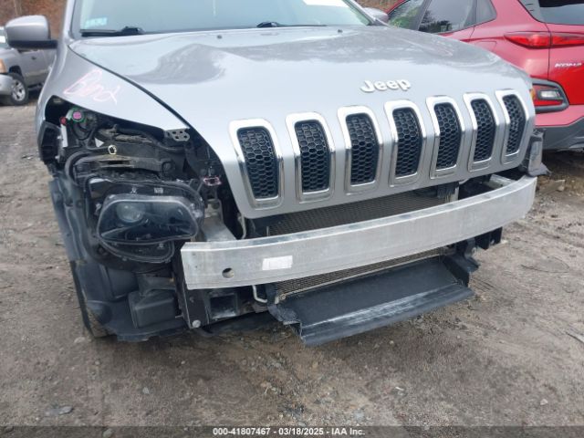 1C4PJMCS5HW570195 Jeep Cherokee Latitude 4x4