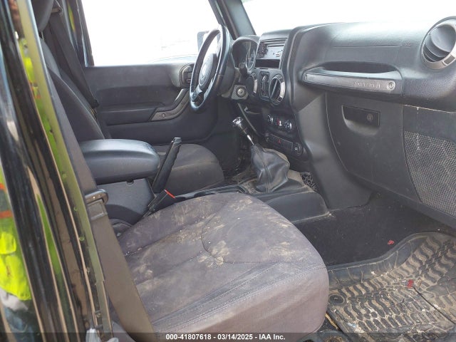 1C4BJWDG6FL608967 Jeep Wrangler Unlimited Sport