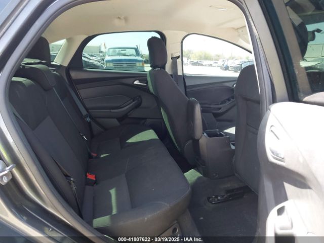 1FADP3F2XJL302358 Ford FOCUS SE