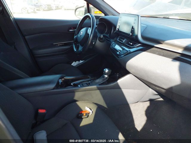 JTNKHMBX4K1025527 Toyota C-HR XLE