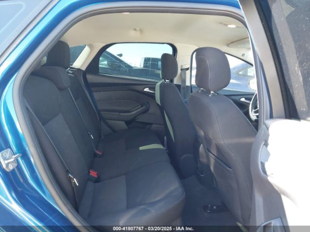1FADP3K21JL286895 Ford FOCUS SE