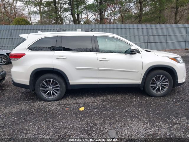 5TDJZRFH3KS605142 Toyota Highlander Xle
