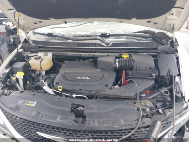 2C4RC1GG9HR560544 Chrysler Pacifica Limited