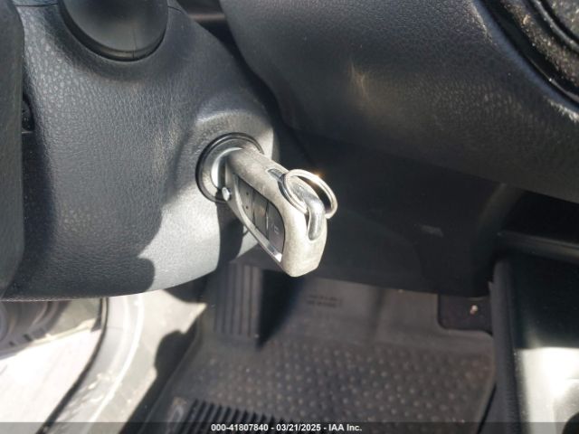 JTNKHMBX6L1084659 Toyota C-HR LE