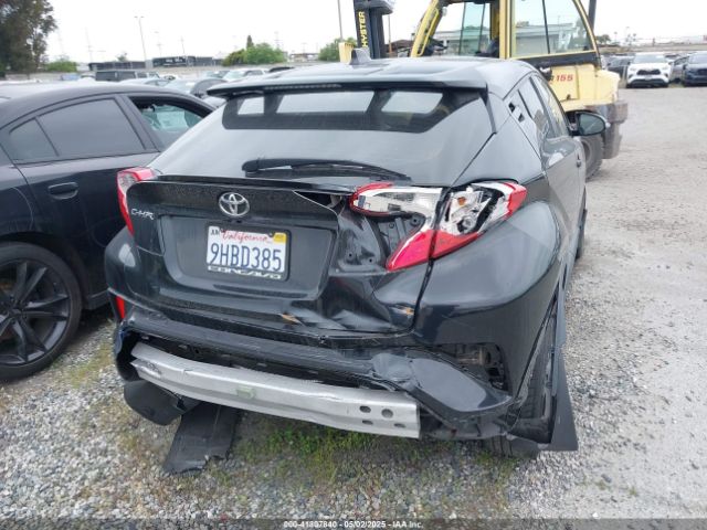 JTNKHMBX6L1084659 Toyota C-HR LE