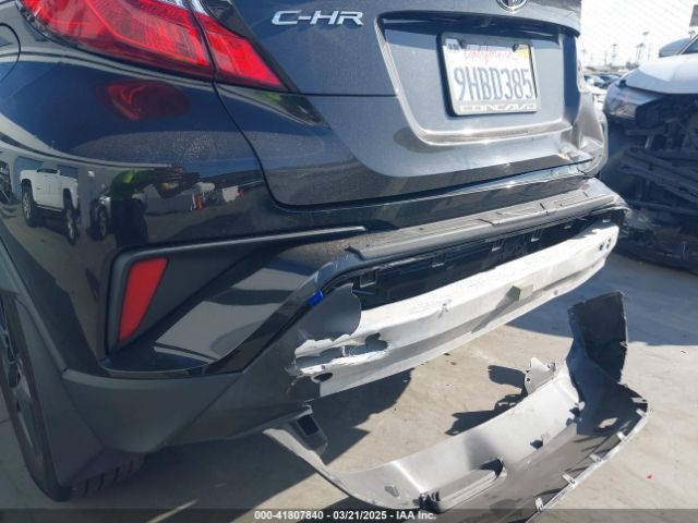 JTNKHMBX6L1084659 Toyota C-HR LE