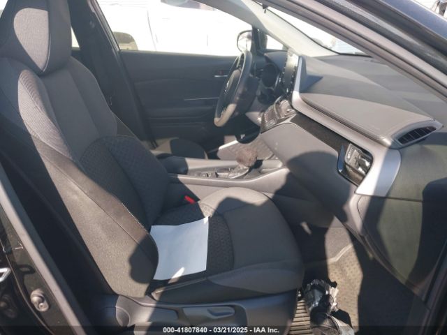 JTNKHMBX6L1084659 Toyota C-HR LE