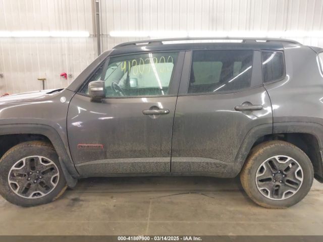 ZACCJBCB4HPG63077 Jeep Renegade Trailhawk 4x4