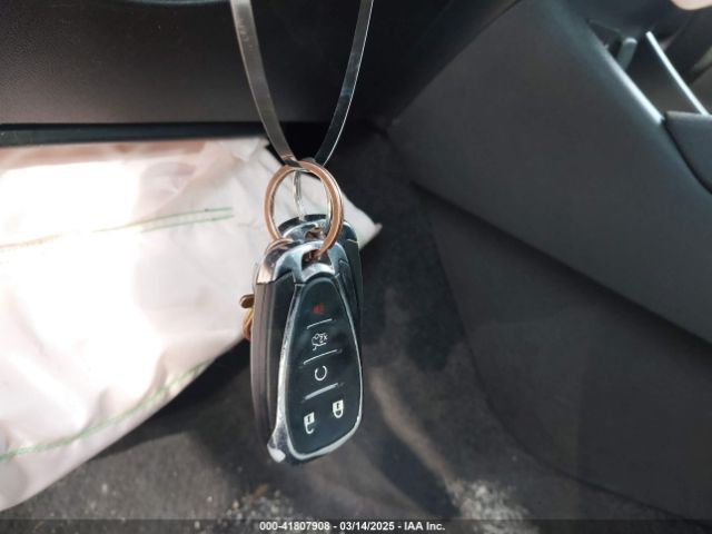 1G1ZD5STXNF122152 Chevrolet Malibu Fwd Lt