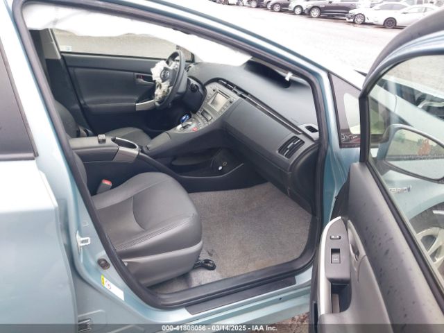 JTDKN3DU0F1880273 Toyota Prius Two