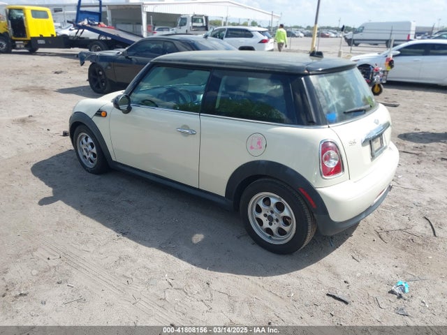 2013 MINI HARDTOP WMWSU3C56DT680199 Photo 2