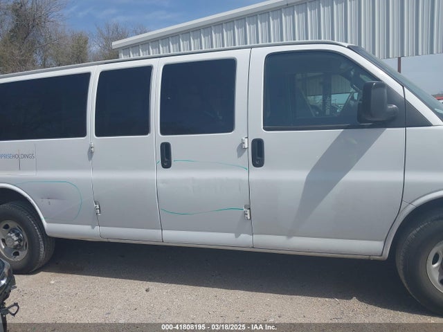 1GAZGPFG1L1201171 Chevrolet Express Passenger Rwd 3500 Extended Wheelbase Lt