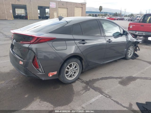 JTDKARFP8H3002569 Toyota Prius Prime Plus