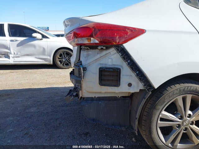 5NPD84LF9HH034860 Hyundai ELANTRA SE