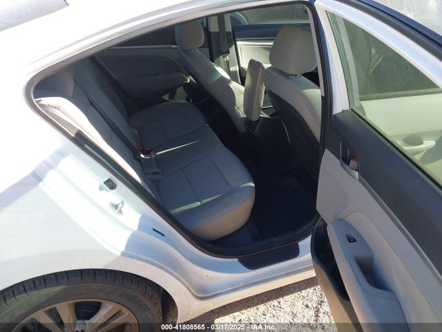 5NPD84LF9HH034860 Hyundai ELANTRA SE