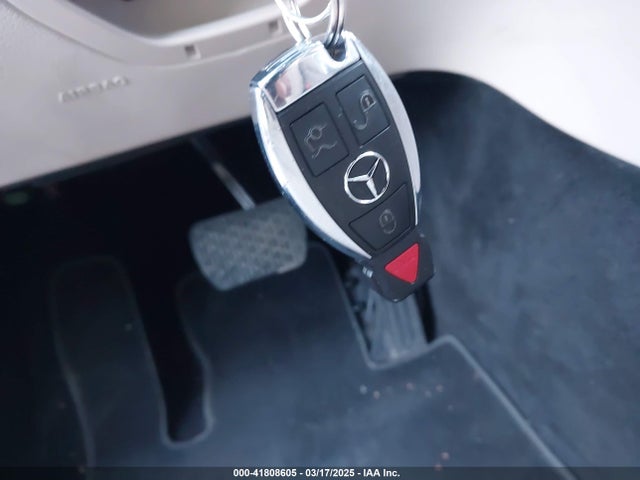 55SWF4JB9HU196015 Mercedes-Benz C 300 Luxury/sport